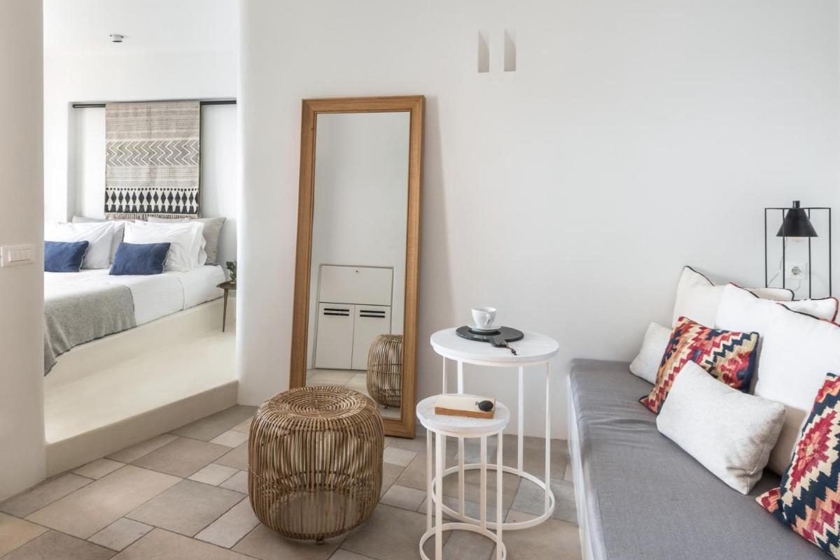 Porto Fira Suites