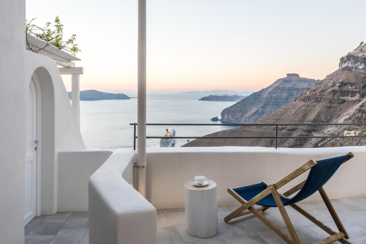 Porto Fira Suites