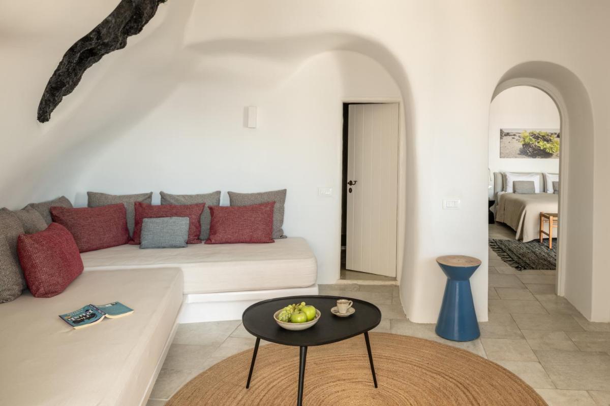 Porto Fira Suites