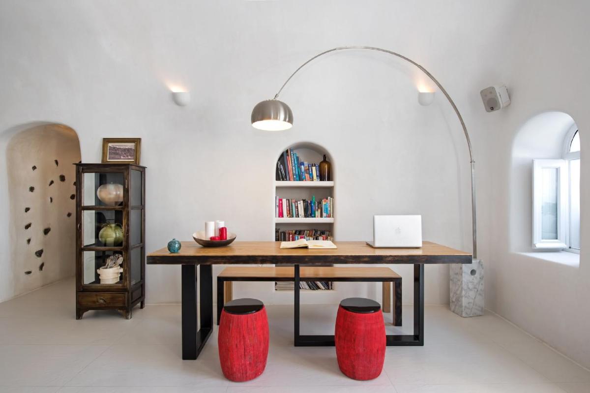 Porto Fira Suites