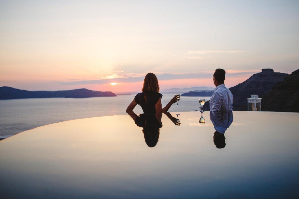 Porto Fira Suites