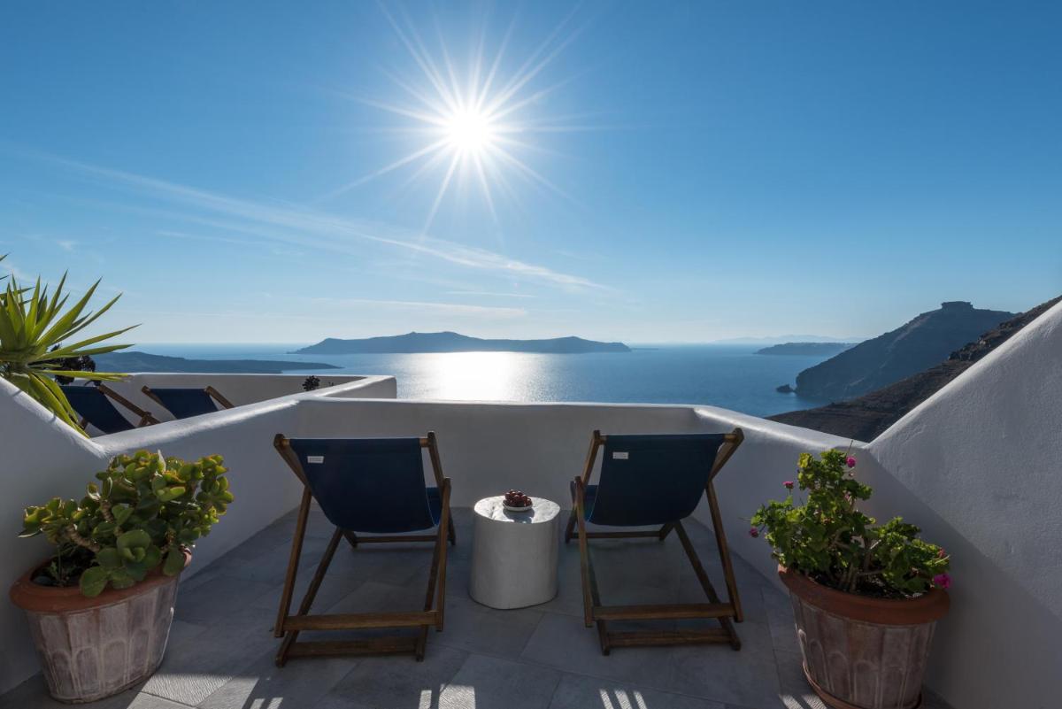 Porto Fira Suites