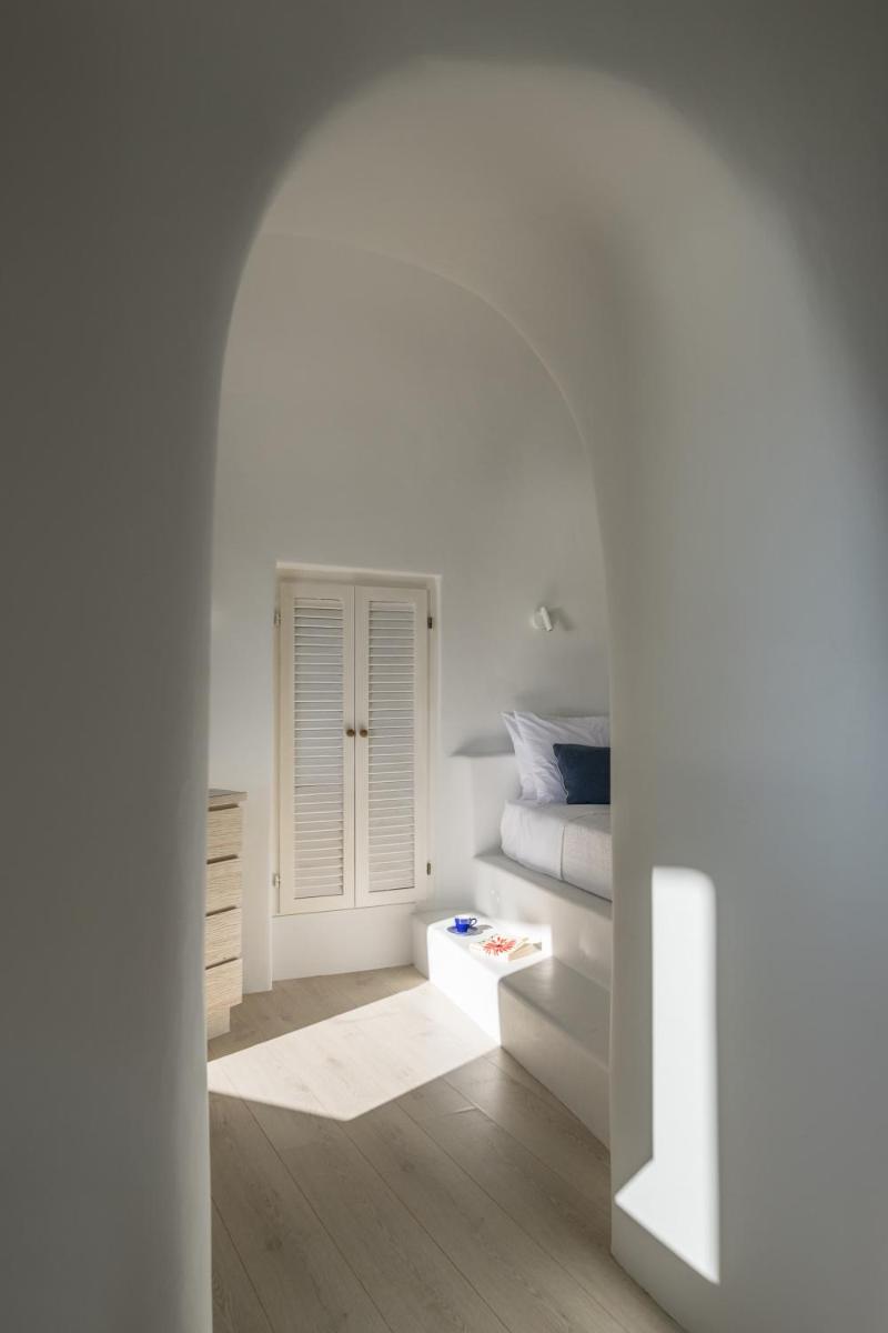 Porto Fira Suites