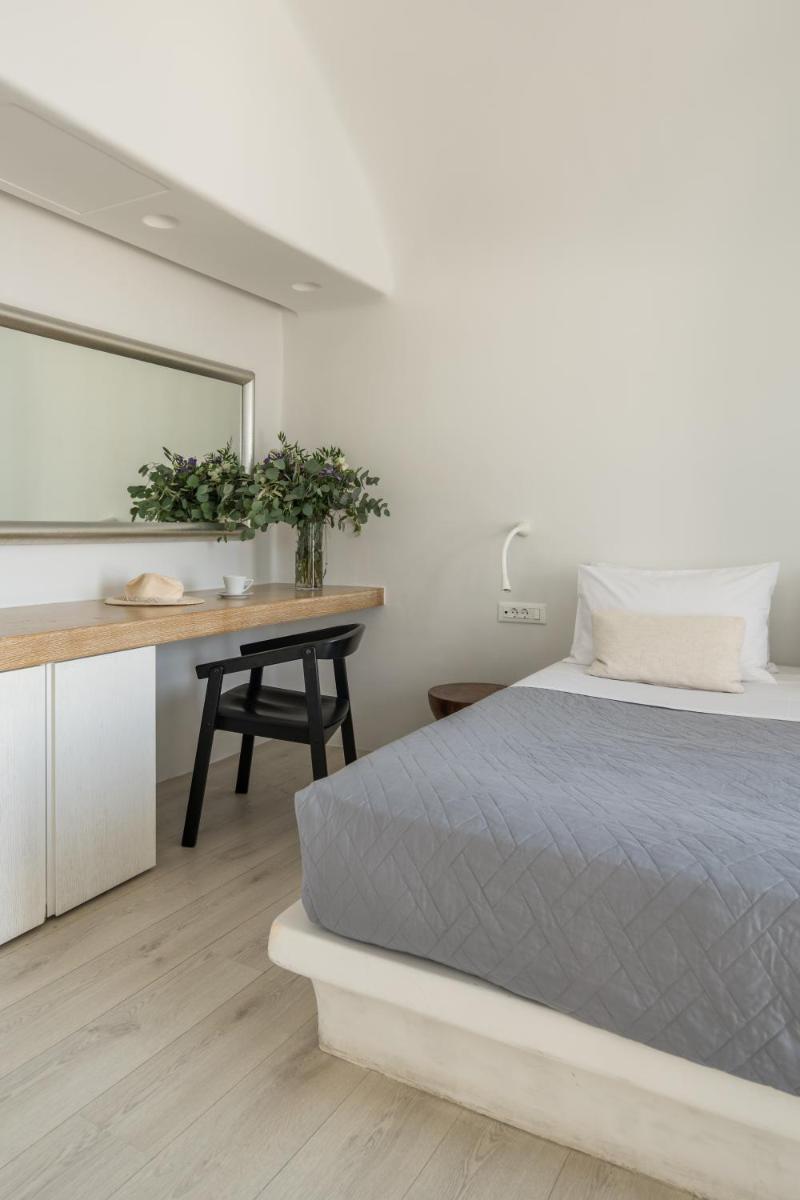 Porto Fira Suites