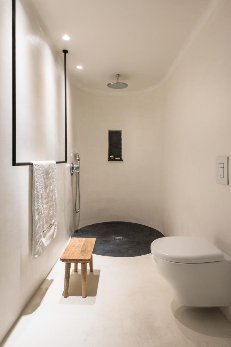 Porto Fira Suites