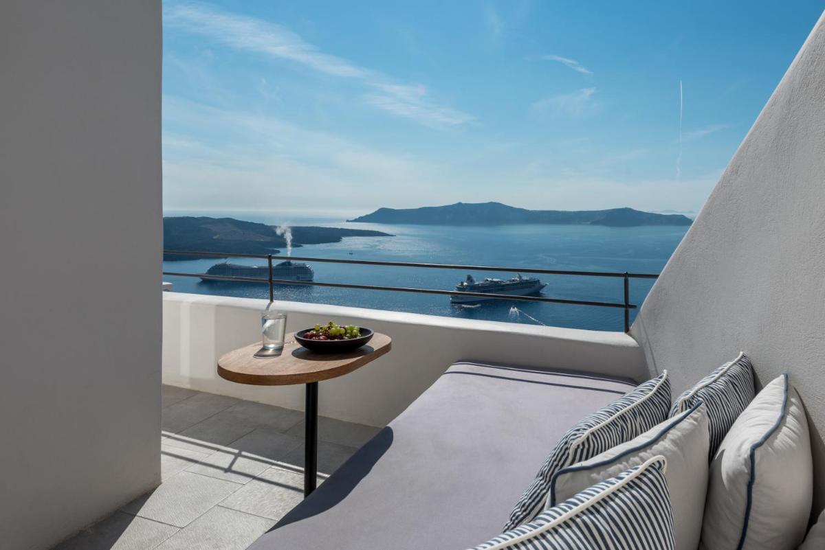 Porto Fira Suites