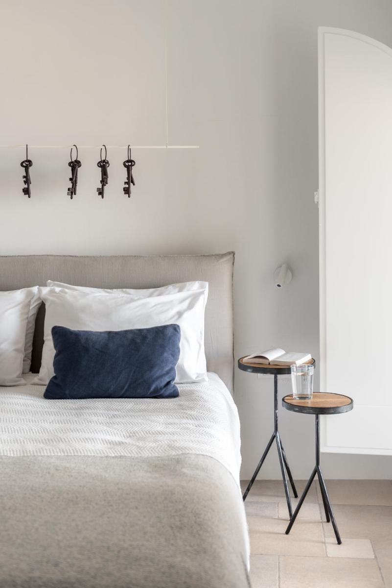 Porto Fira Suites