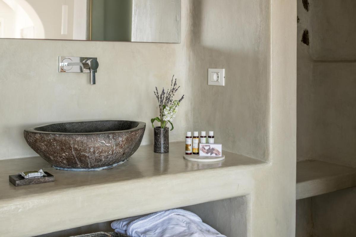 Porto Fira Suites