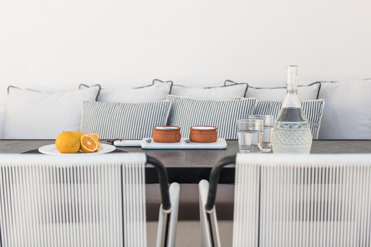 Porto Fira Suites