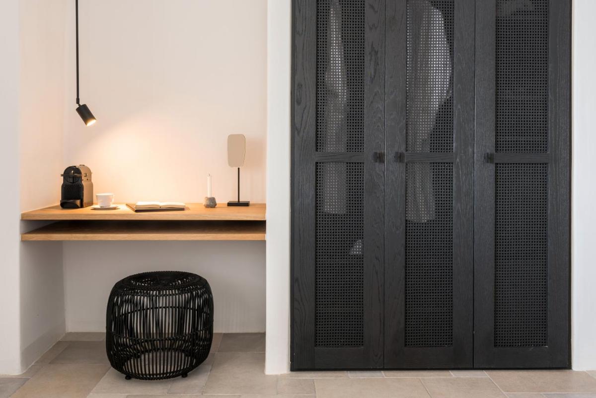 Porto Fira Suites