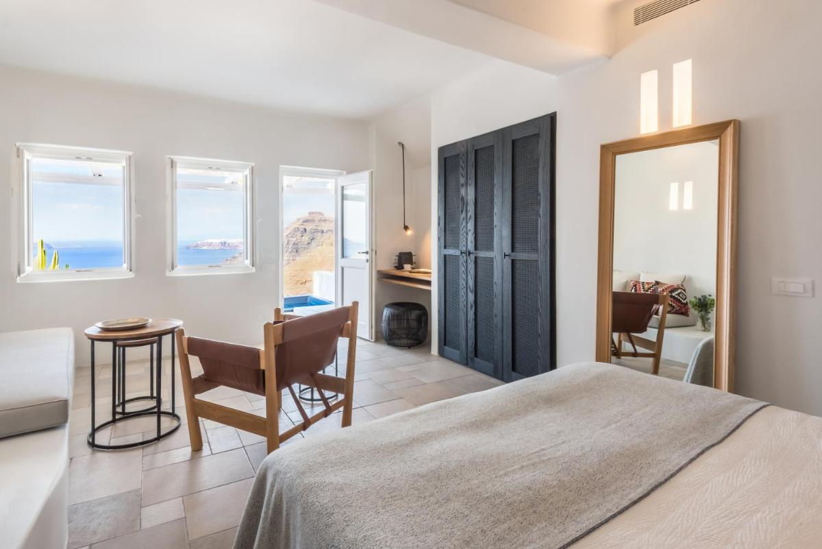 Porto Fira Suites
