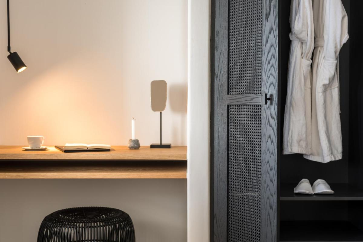 Porto Fira Suites