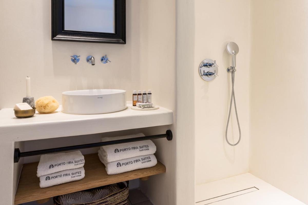 Porto Fira Suites