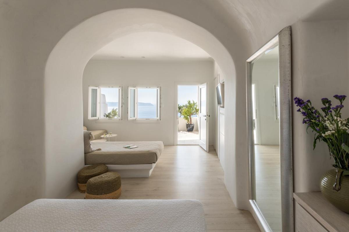 Porto Fira Suites