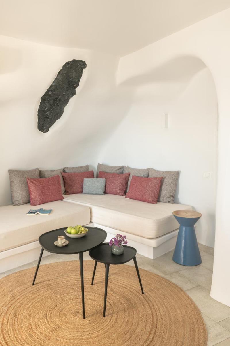 Porto Fira Suites
