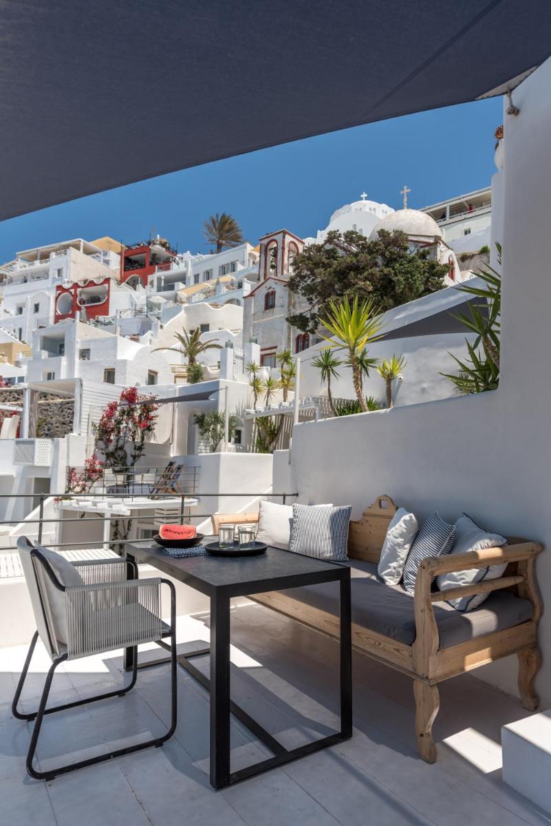 Porto Fira Suites