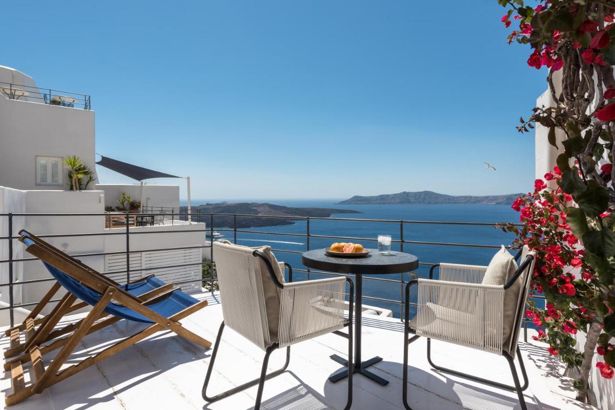Porto Fira Suites