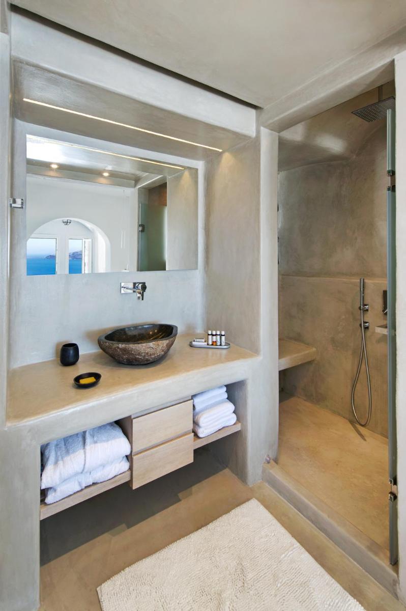 Porto Fira Suites