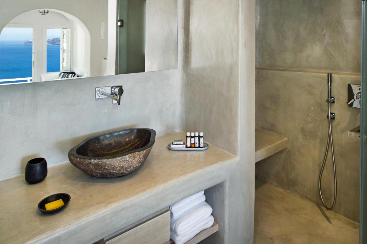 Porto Fira Suites
