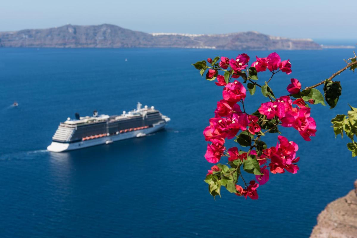 Porto Fira Suites