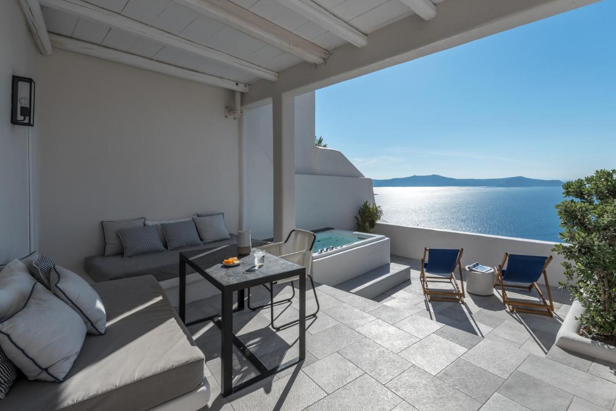 Porto Fira Suites