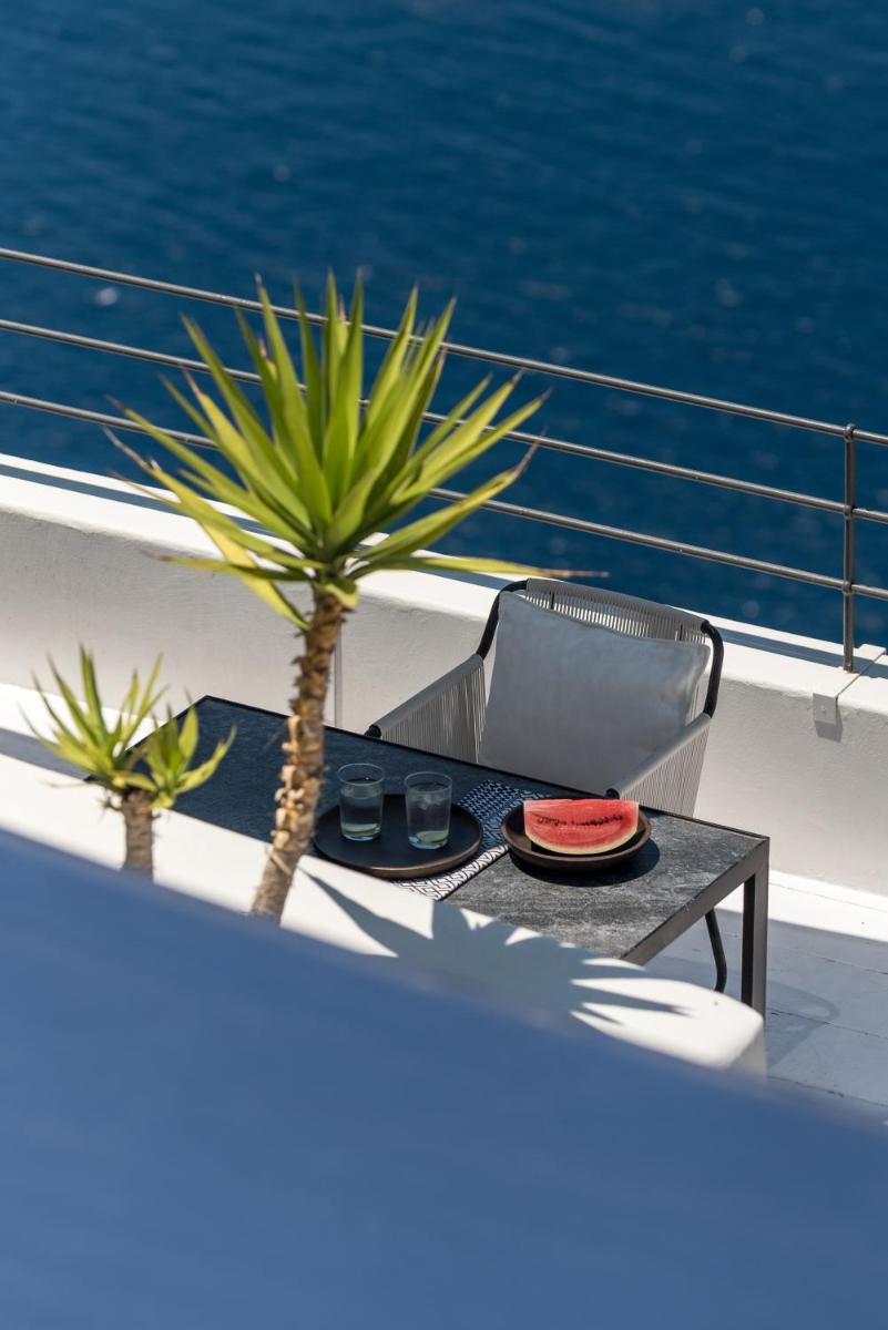 Porto Fira Suites