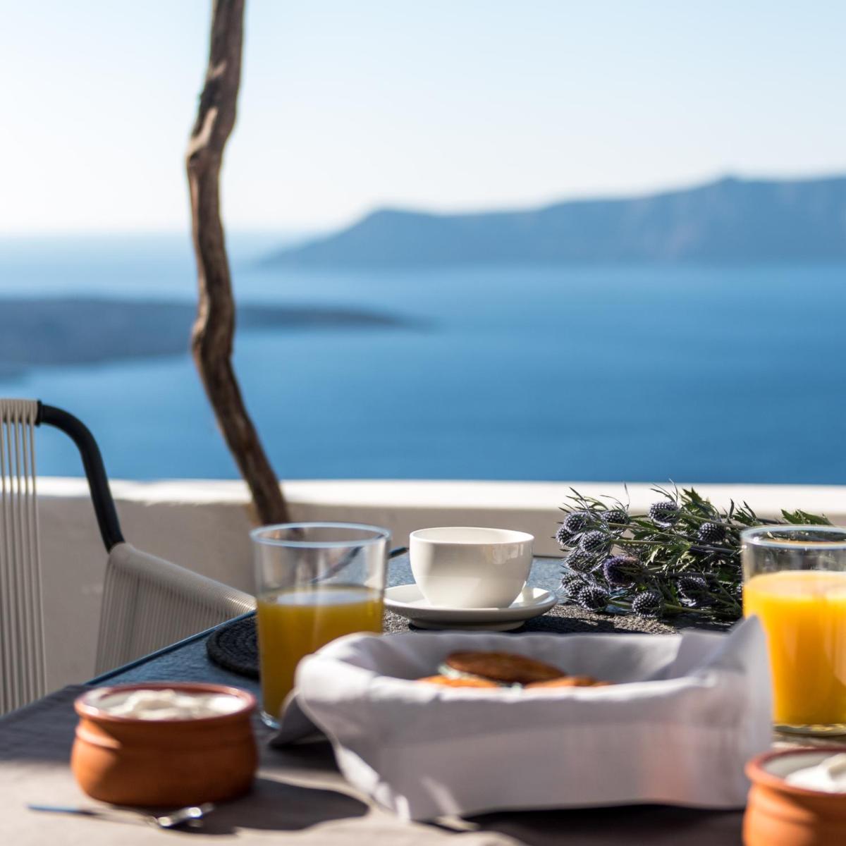 Porto Fira Suites