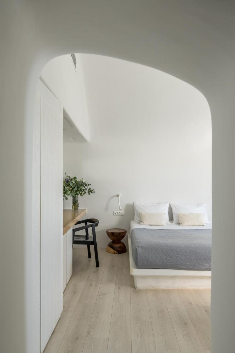 Porto Fira Suites