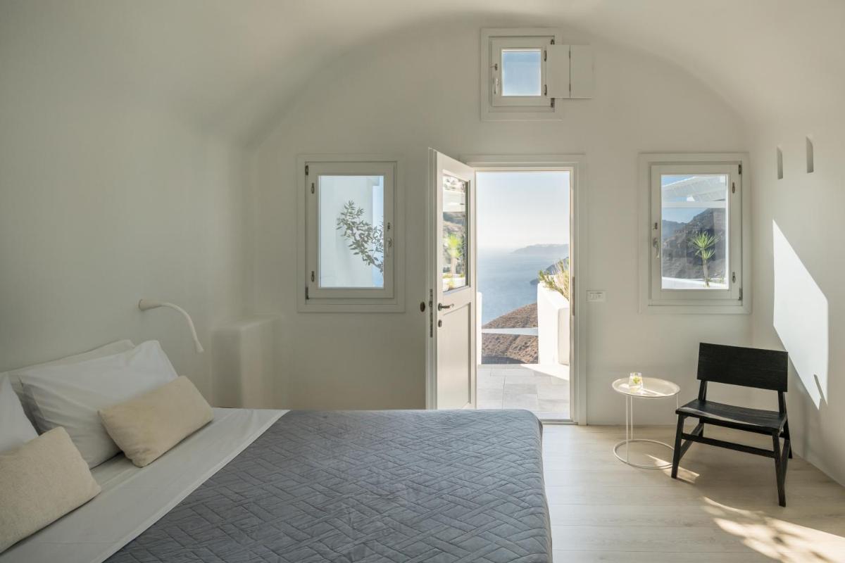 Porto Fira Suites