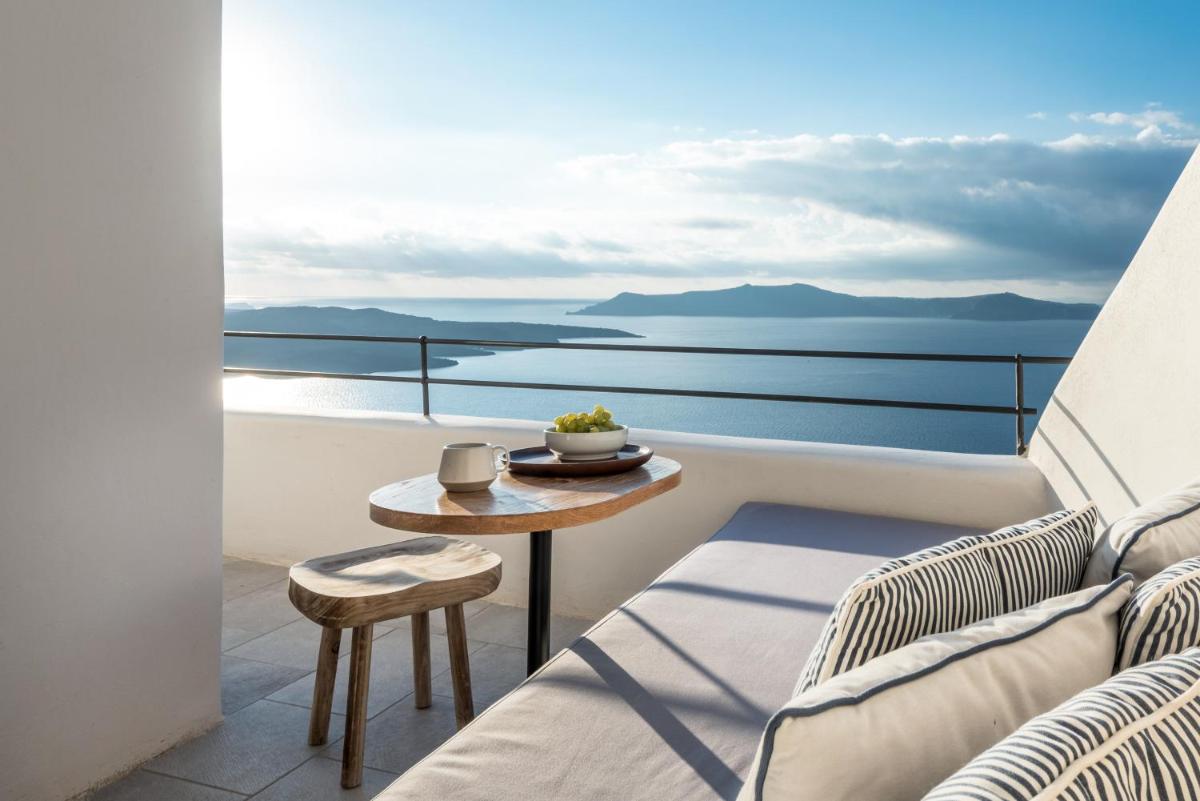 Porto Fira Suites