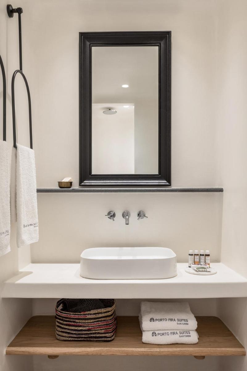 Porto Fira Suites