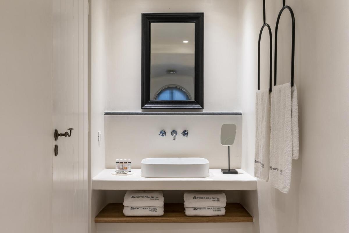 Porto Fira Suites