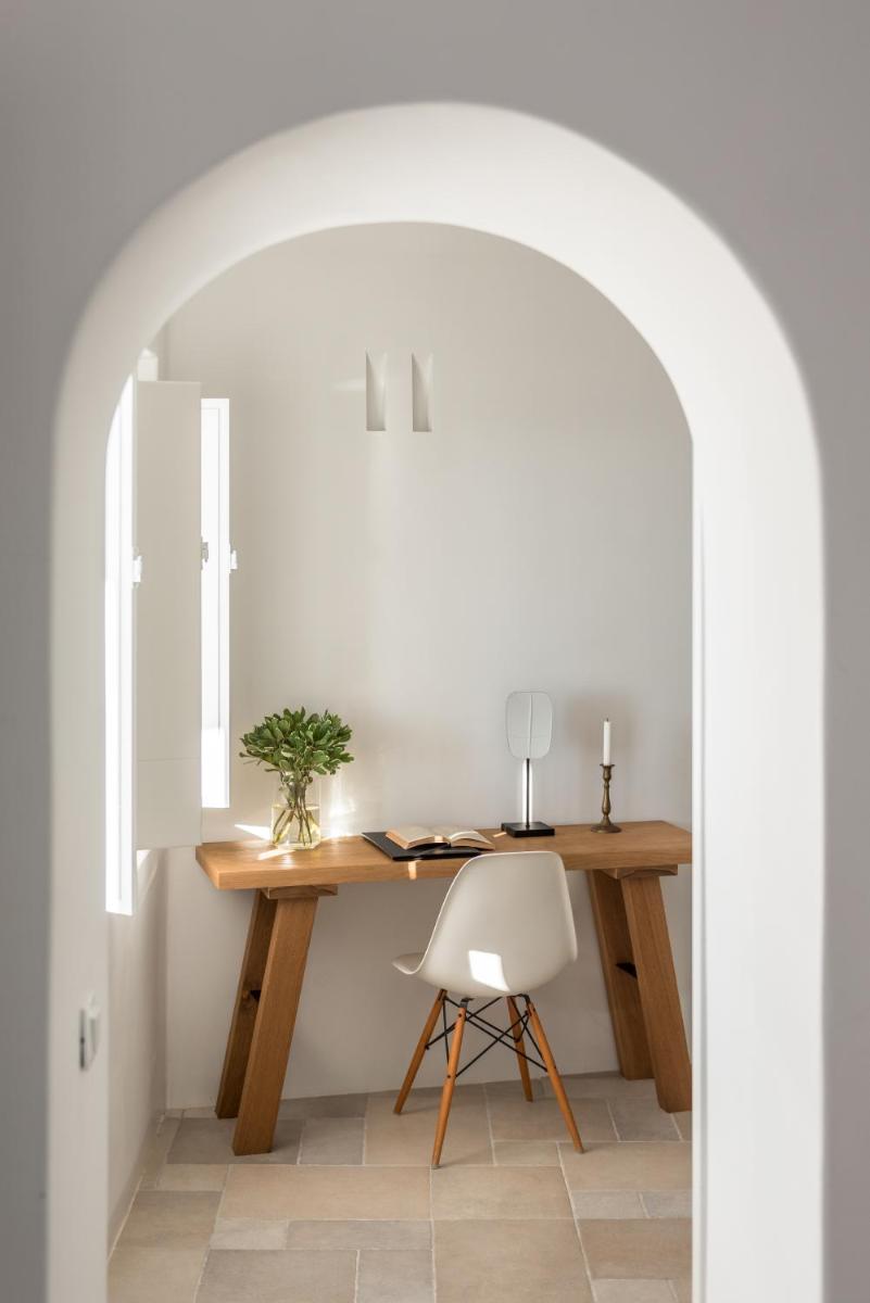 Porto Fira Suites