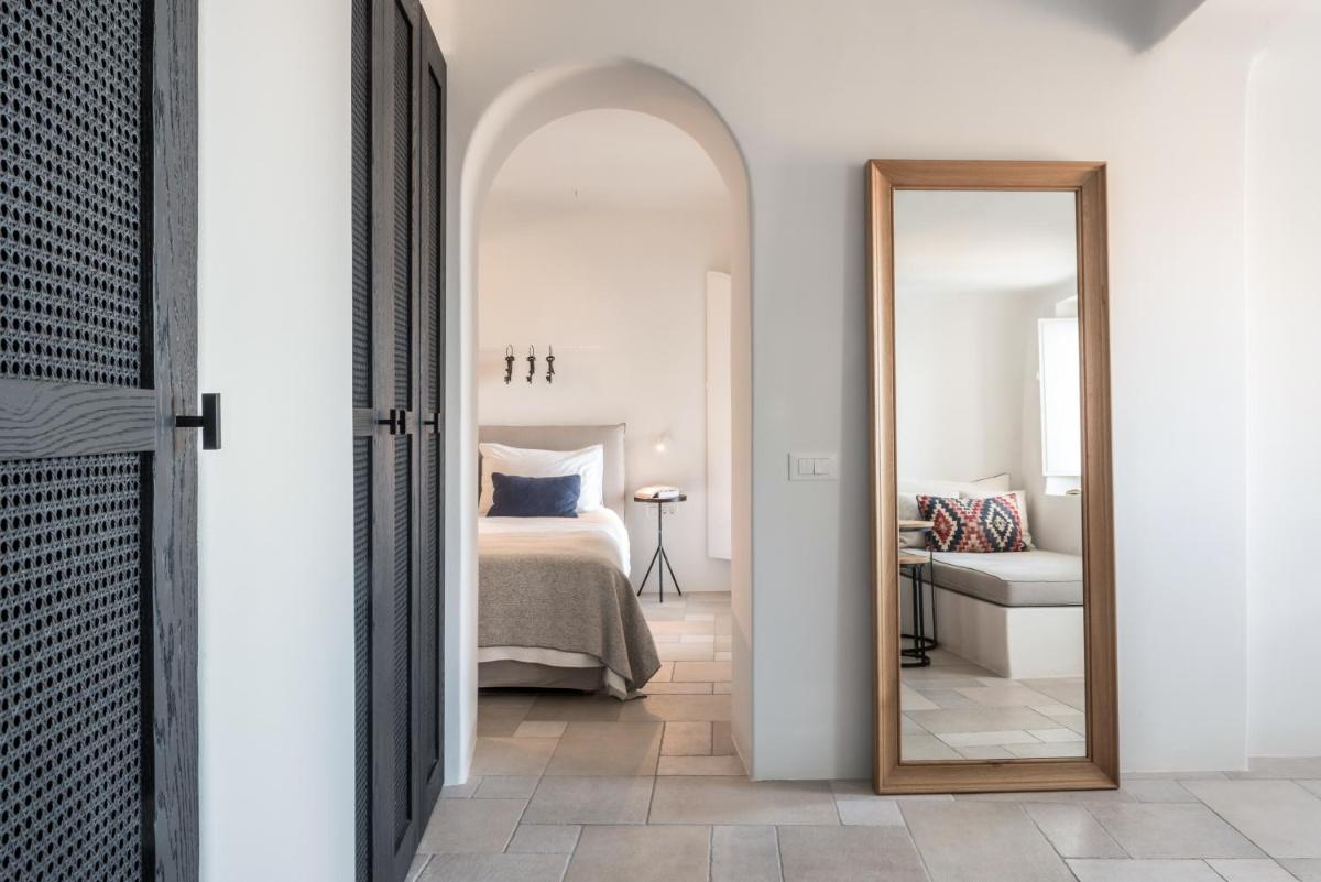 Porto Fira Suites