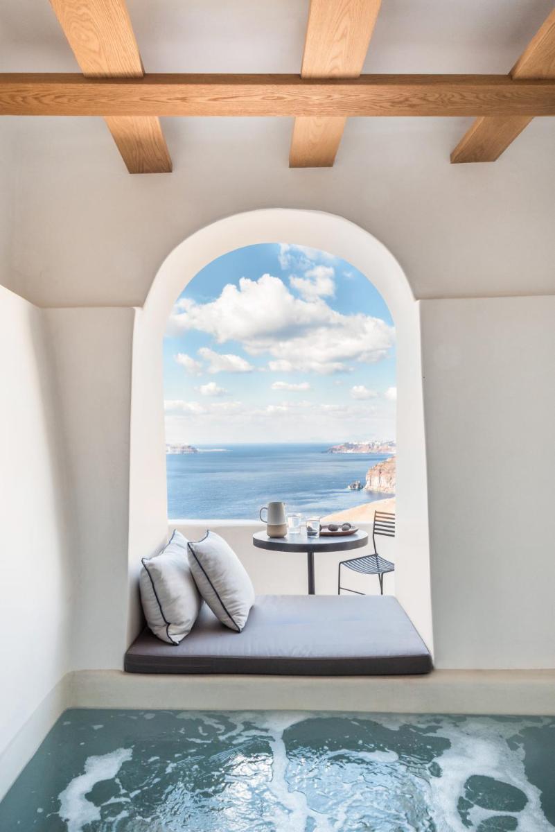 Porto Fira Suites
