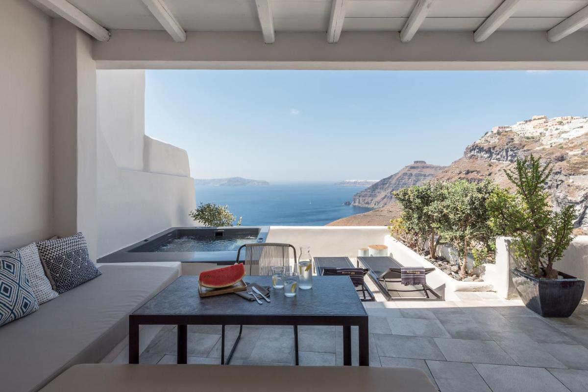 Porto Fira Suites