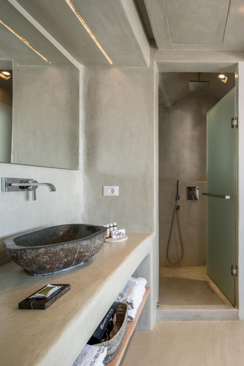 Porto Fira Suites