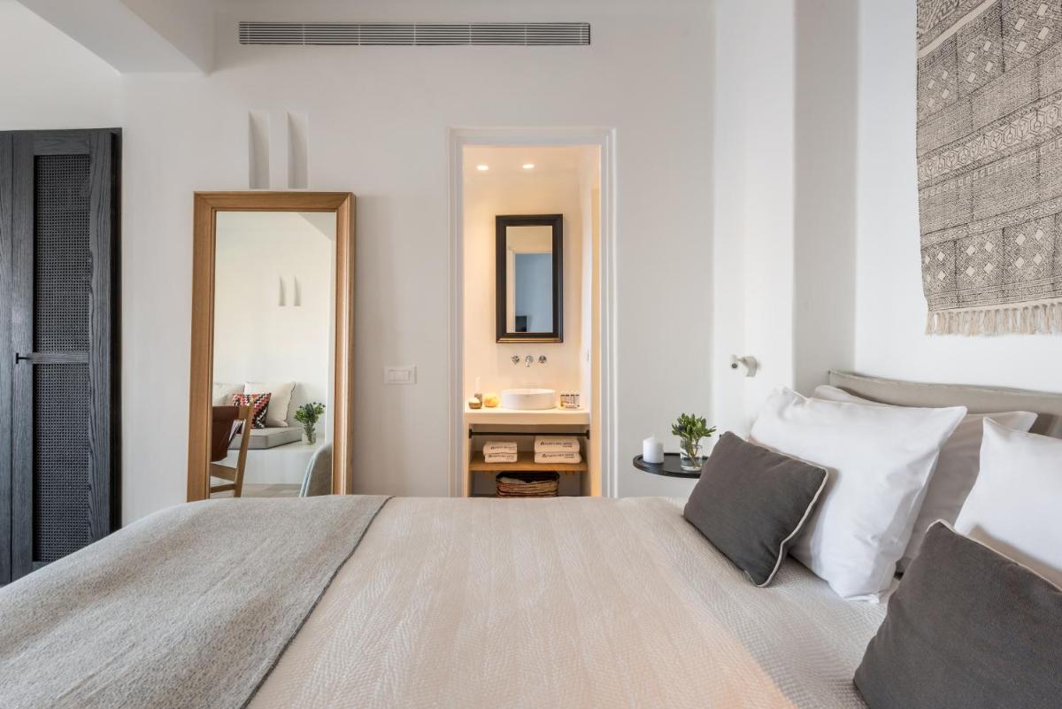 Porto Fira Suites