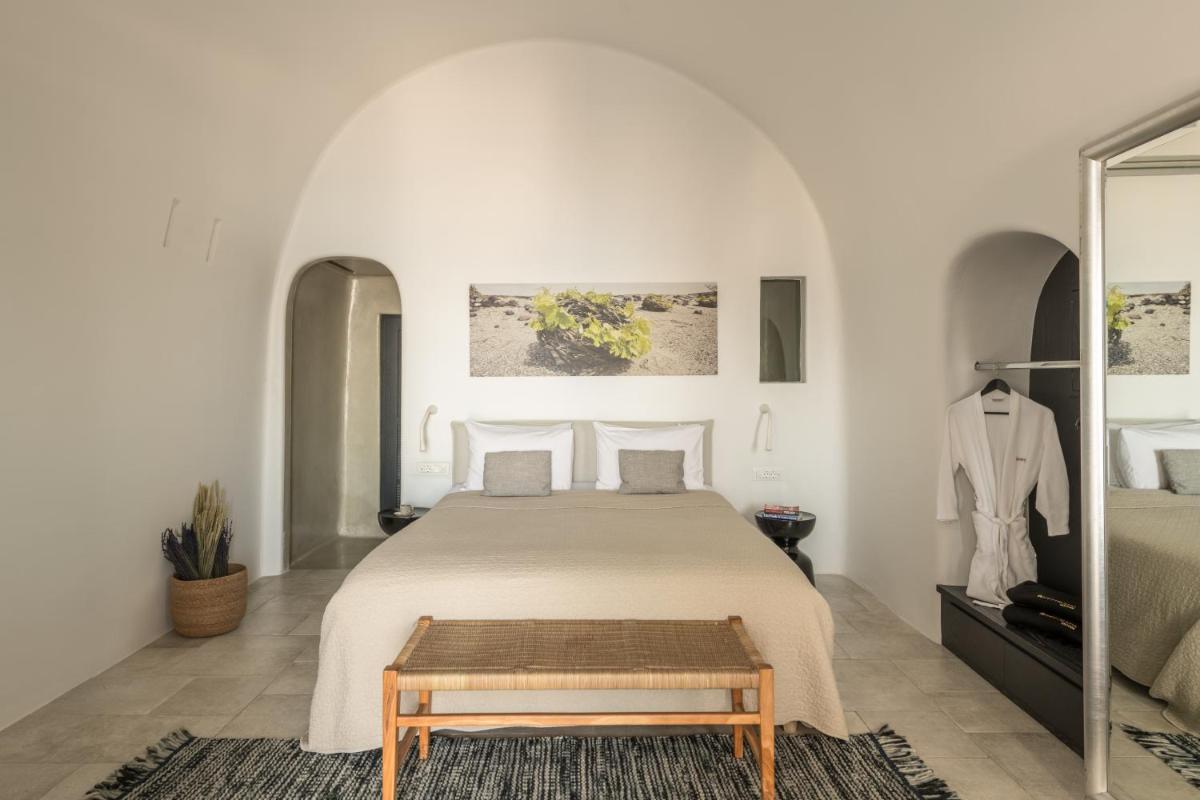 Porto Fira Suites