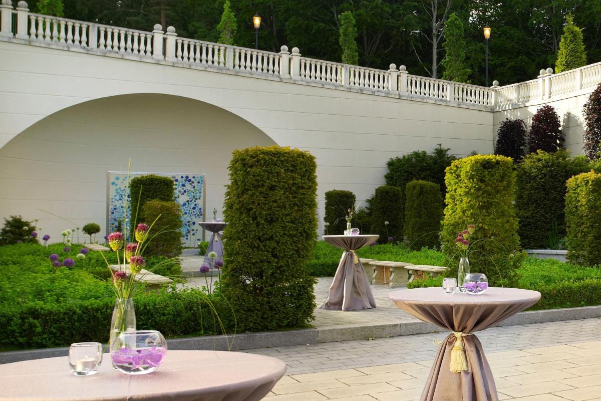 Powerscourt Hotel, Autograph Collection