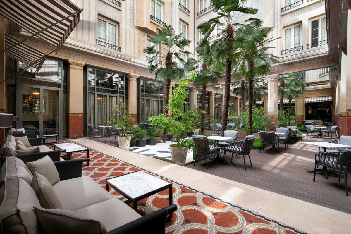 Prince de Galles, a Luxury Collection hotel, Paris