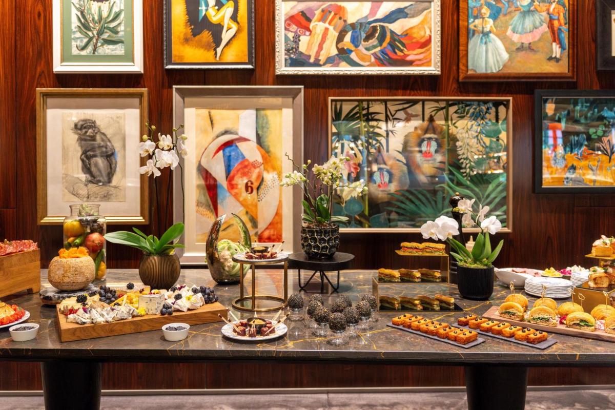 Prince de Galles, a Luxury Collection hotel, Paris