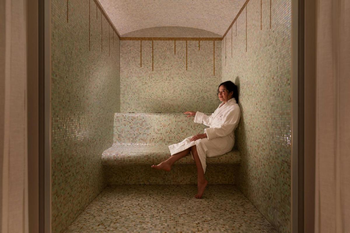 Prince de Galles, a Luxury Collection hotel, Paris