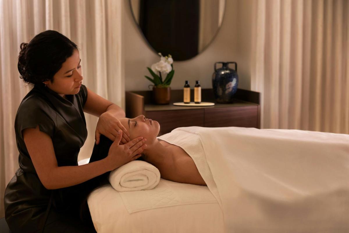 Prince de Galles, a Luxury Collection hotel, Paris