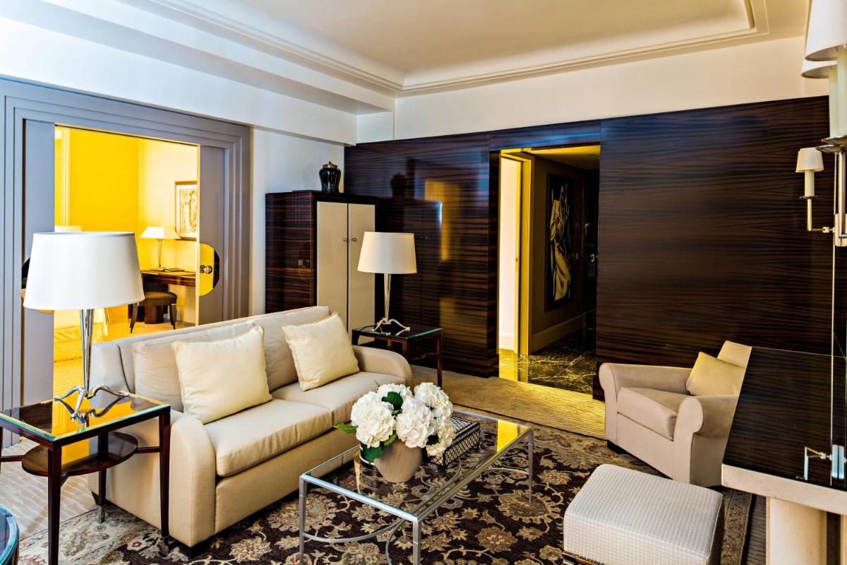 Prince de Galles, a Luxury Collection hotel, Paris