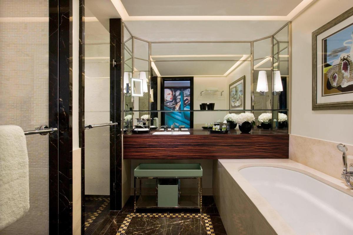 Prince de Galles, a Luxury Collection hotel, Paris