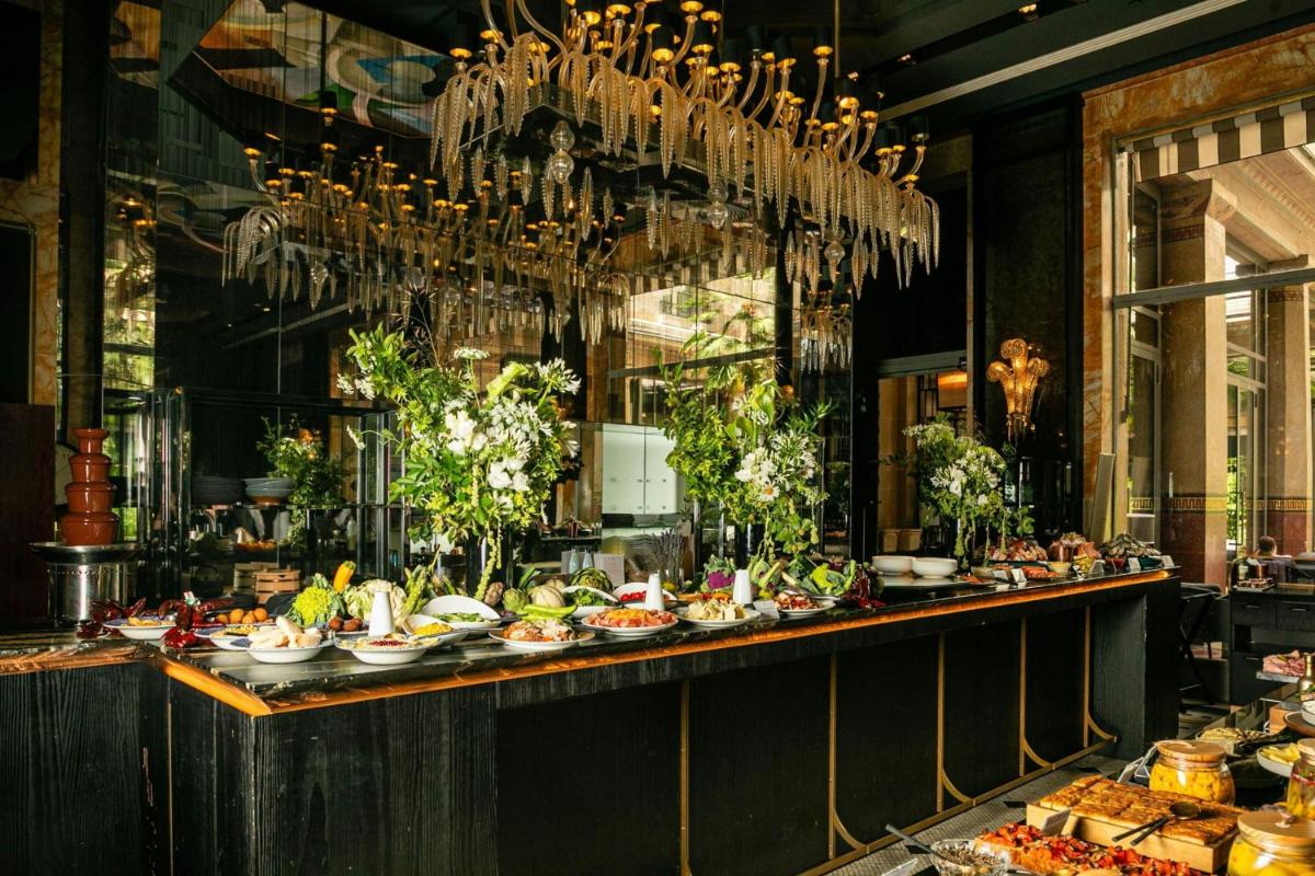 Prince de Galles, a Luxury Collection hotel, Paris
