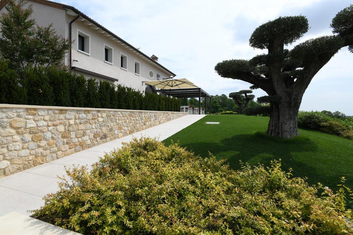 Progress Country & Wine House