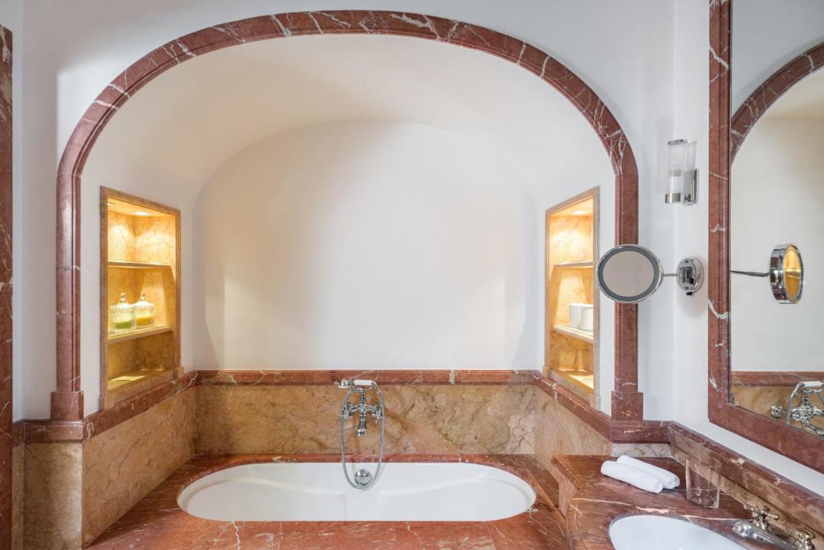 QC Grand Hotel Roma