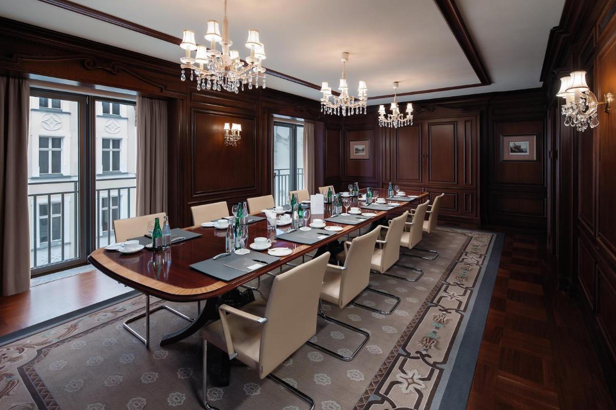 Regent Berlin by IHG